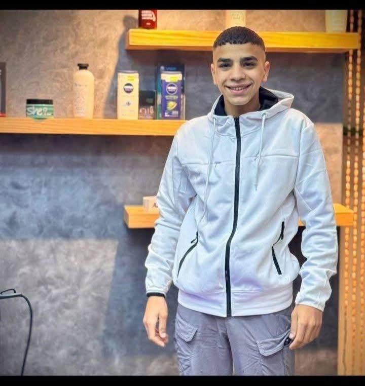 استشهاد الشاب محمد ابو حنين  متأثرا بإصابته برصاص الاحتلال في مخيم عسكر الجديد